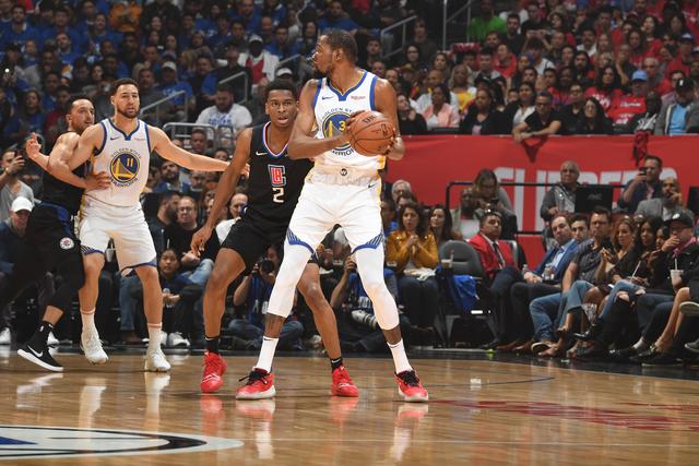 外媒盘点金球奖前30最佳阵容 维哈姆前锋马丁守门