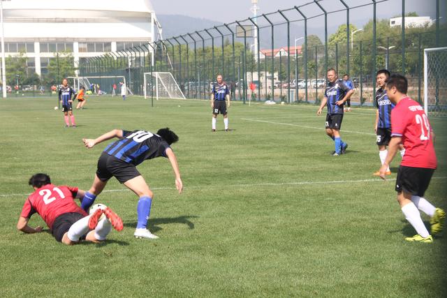 弗拉泰西：小时候踢前锋被迫改打中场